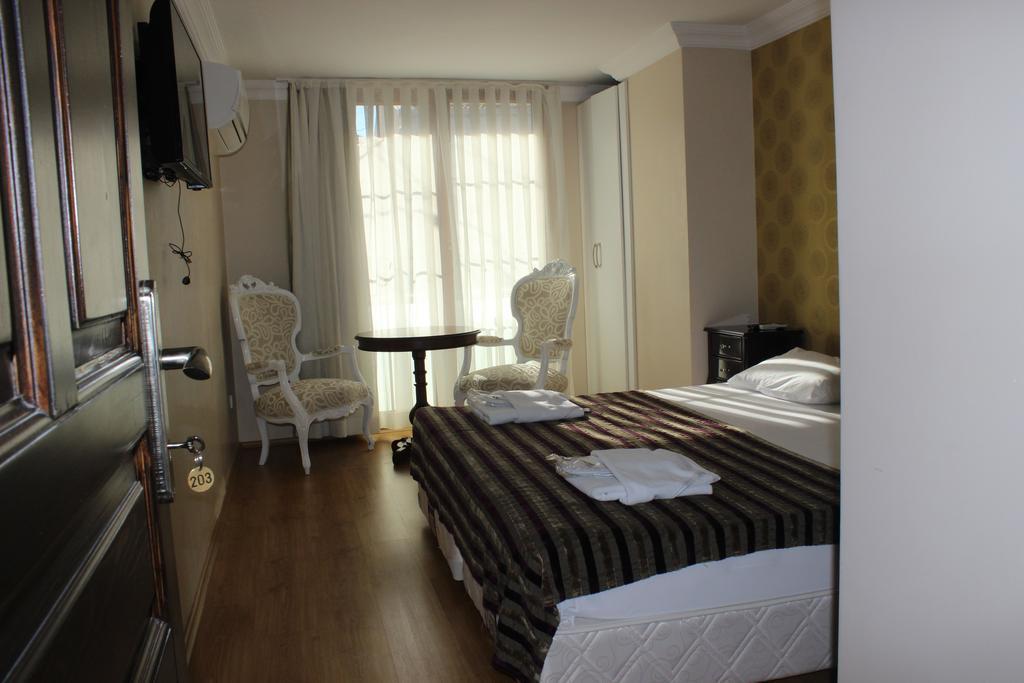 My Way Terrace Hotel جزر الأمراء الغرفة الصورة
